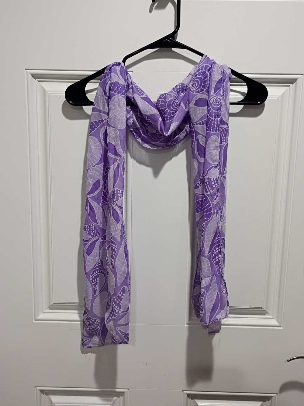 Lightweight Purple Leaf Print Scarf
